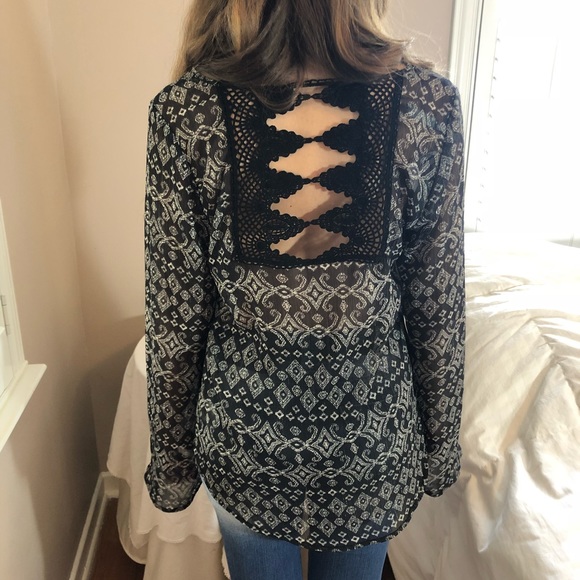 Solddd Outtt - Picture 3 of 4